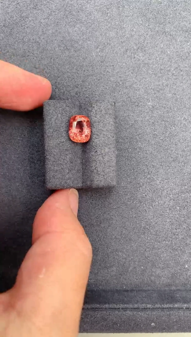 【闪购商品】彩色蓝宝石裸石未镶嵌3.6ct帕帕拉恰