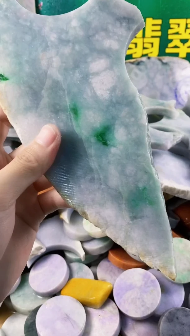 翡翠未镶嵌颈饰纯天然A货翡翠031