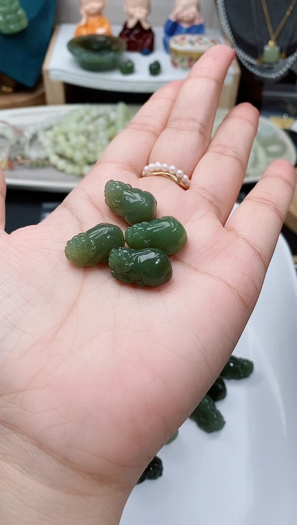 吊坠(不含链)未镶嵌和田玉A2貔貅多样性发其一