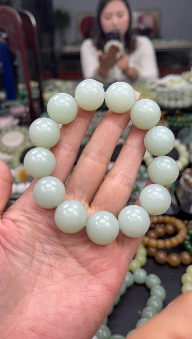 【闪购商品】和田玉手串未镶嵌新疆且末天空蓝卡18
