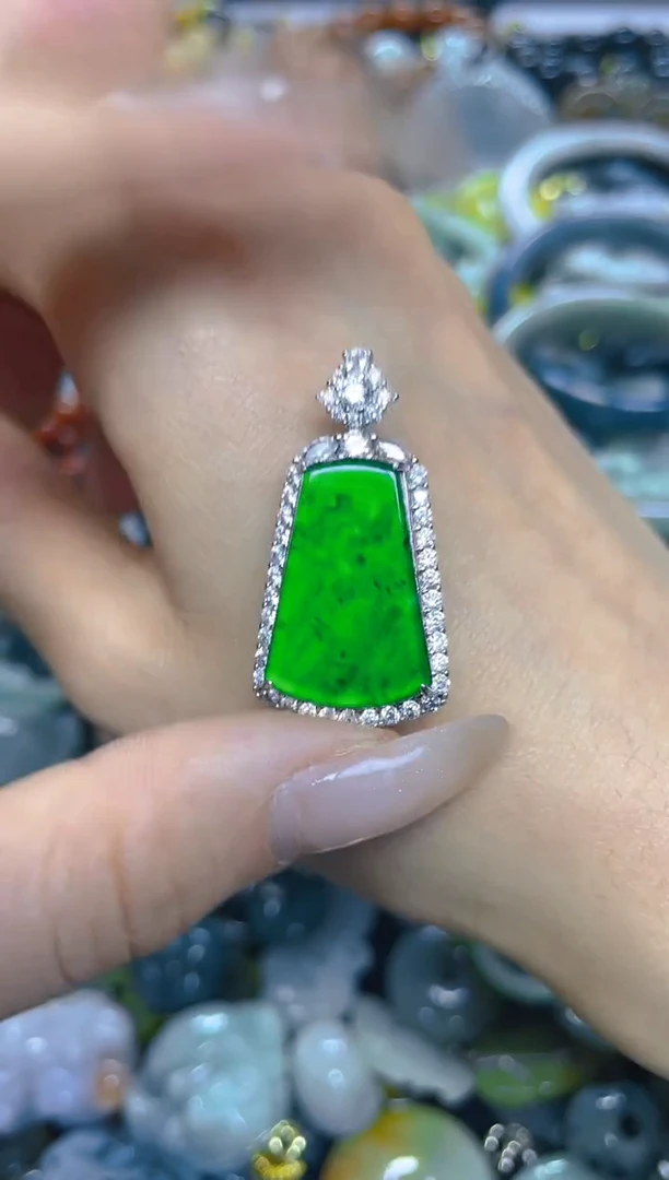 颈饰未镶嵌翡翠/ P /翡翠A货，一件也是批发价