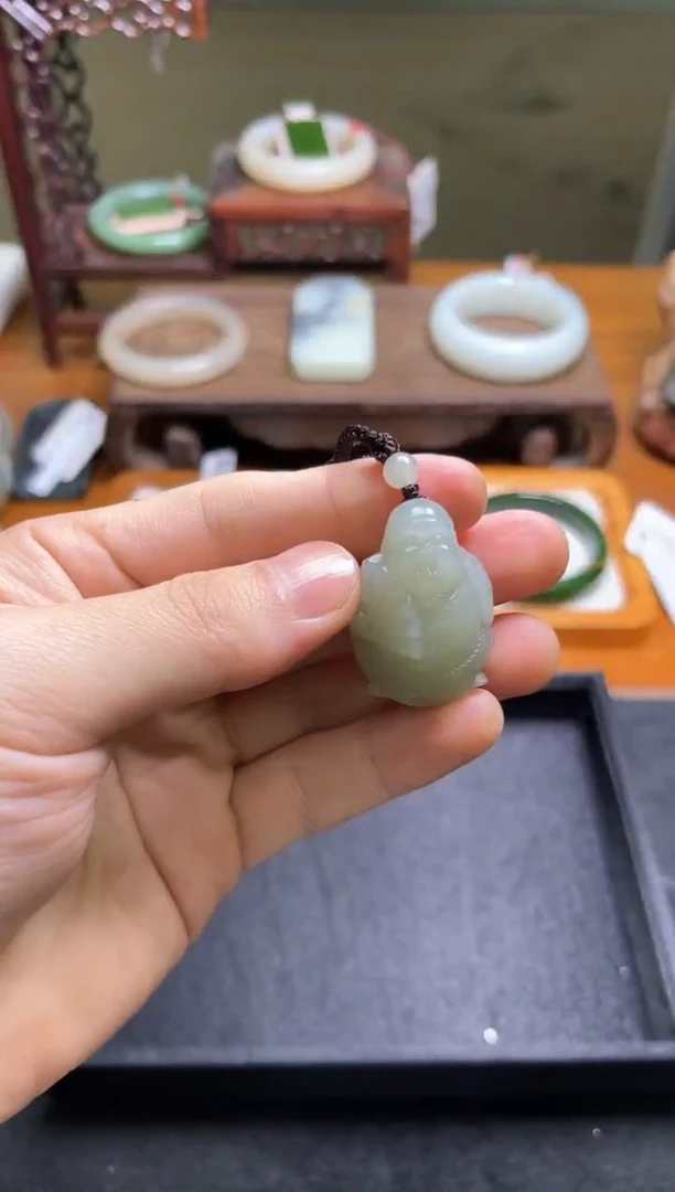 吊坠(不含链)未镶嵌和田玉且末青白 地主