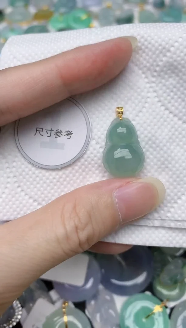 翡翠18K金镶嵌颈饰天然A货翡翠