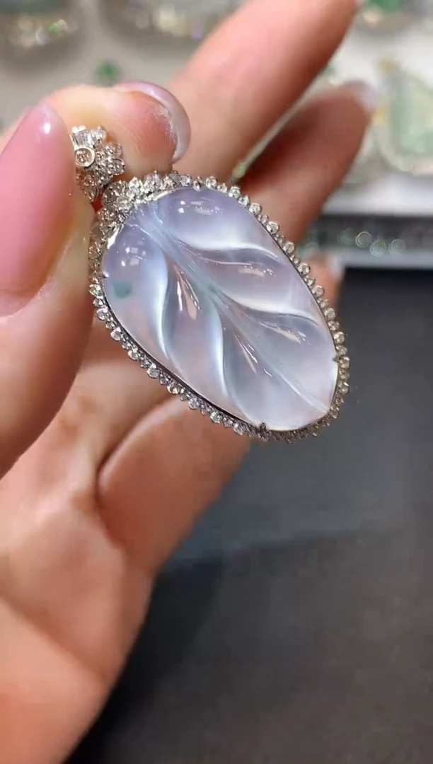 【闪购商品】翡翠吊坠(不含链)18K金镶嵌D41