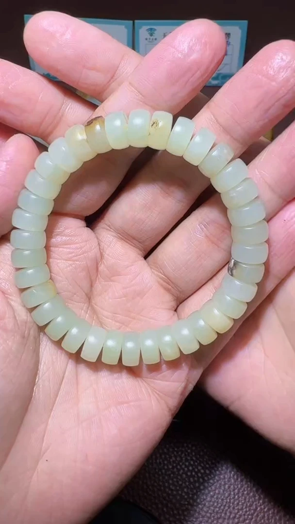 未镶嵌和田玉把件玉**哥和田玉