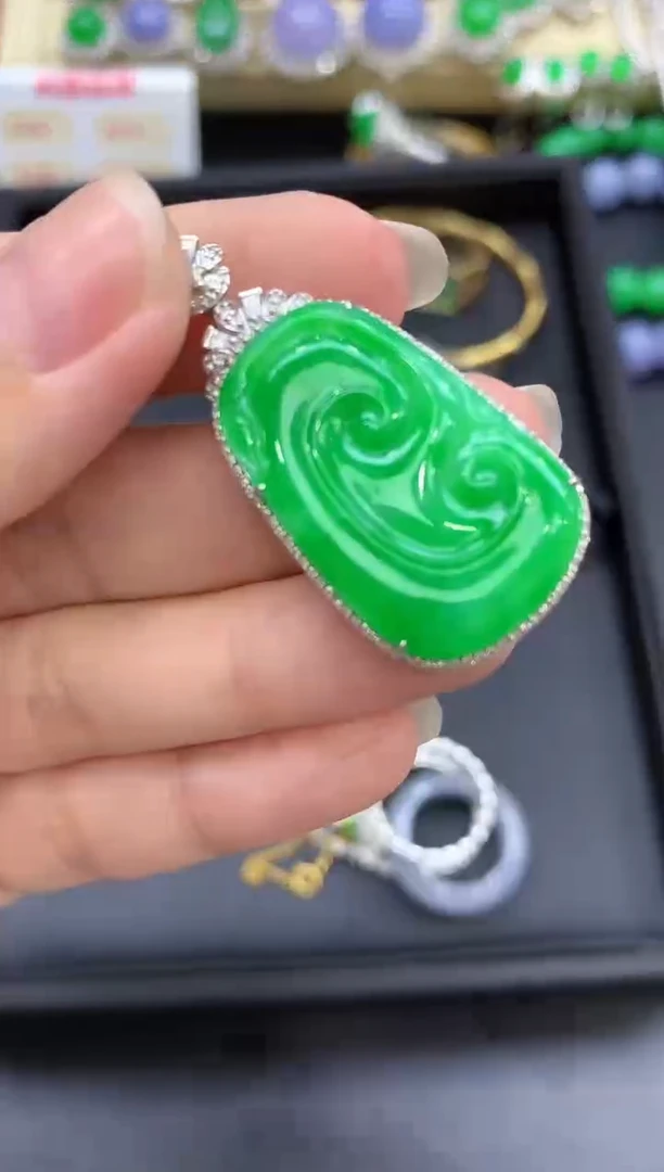 颈饰18K金镶嵌翡翠723-中国好珍宝