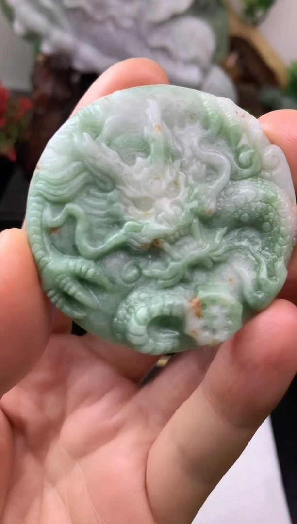 颈饰未镶嵌翡翠G****d龙牌