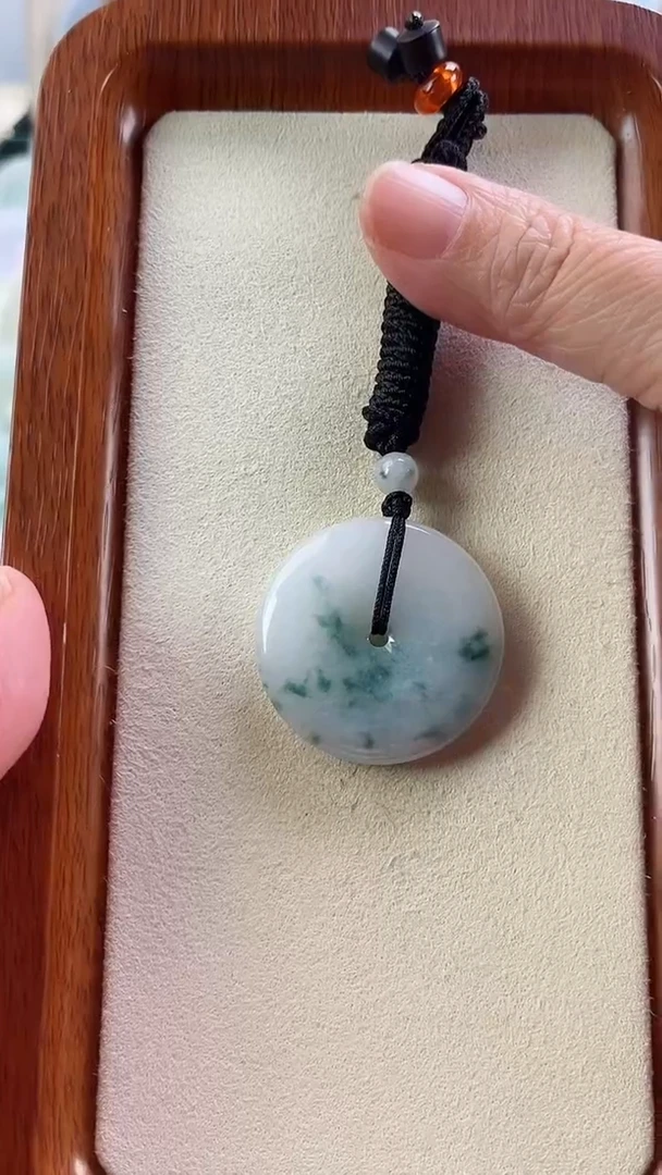 【闪购商品】翡翠吊坠(不含链)未镶嵌孤品