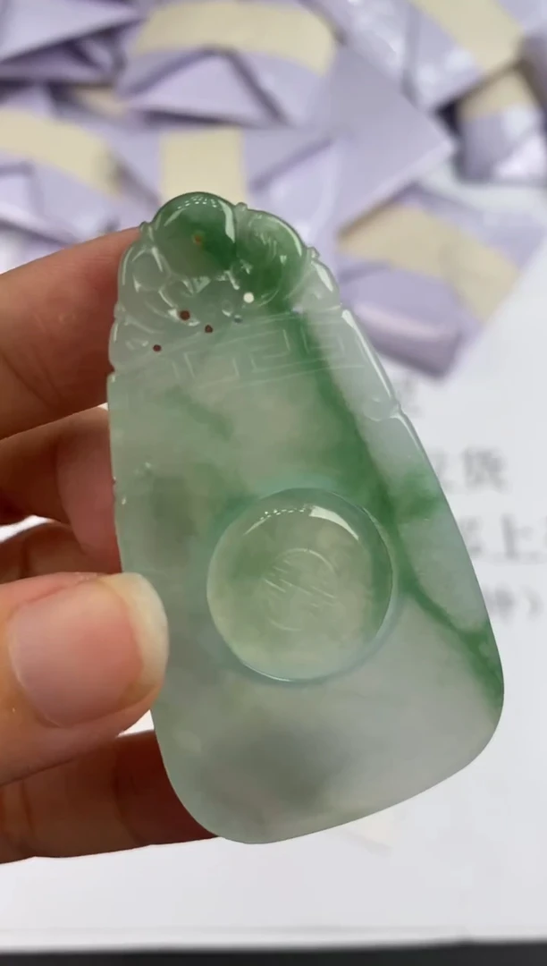 未镶嵌挂件翡翠354292      多人