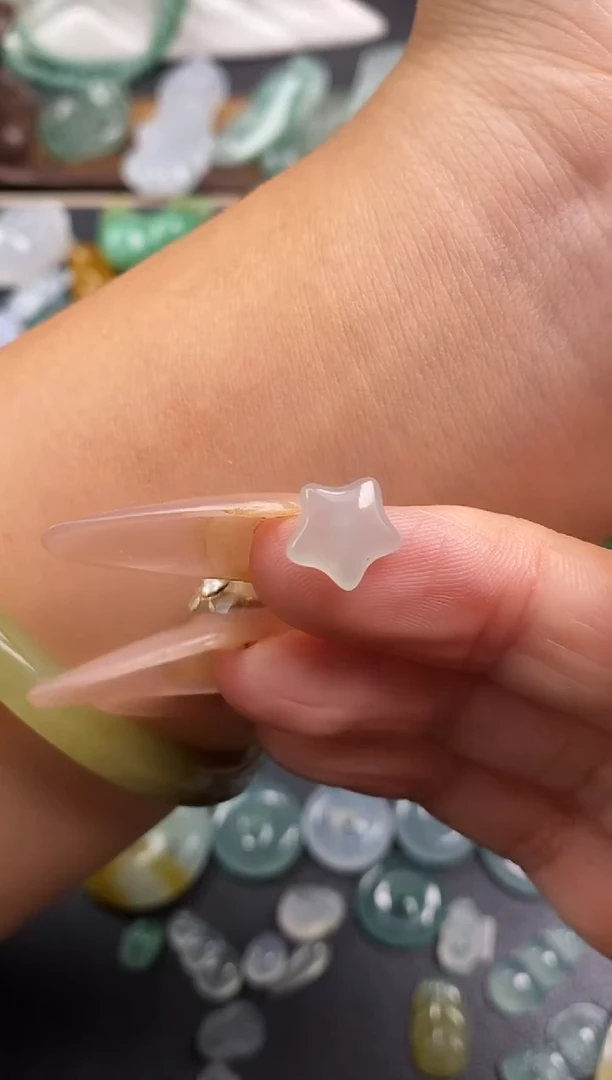 颈饰未镶嵌翡翠星星