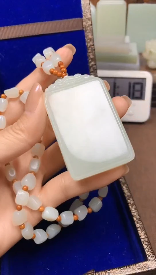 颈饰未镶嵌和田玉天**天天外