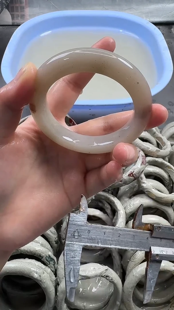 未镶嵌手镯石英质玉4