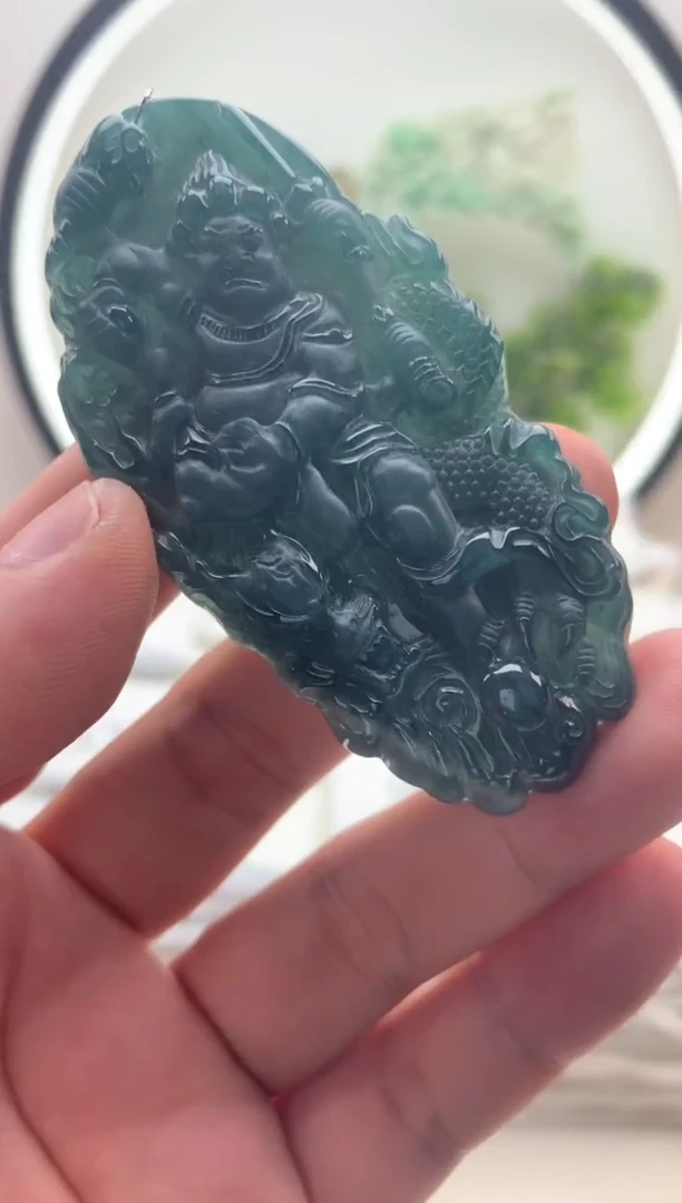 颈饰未镶嵌翡翠不动明王