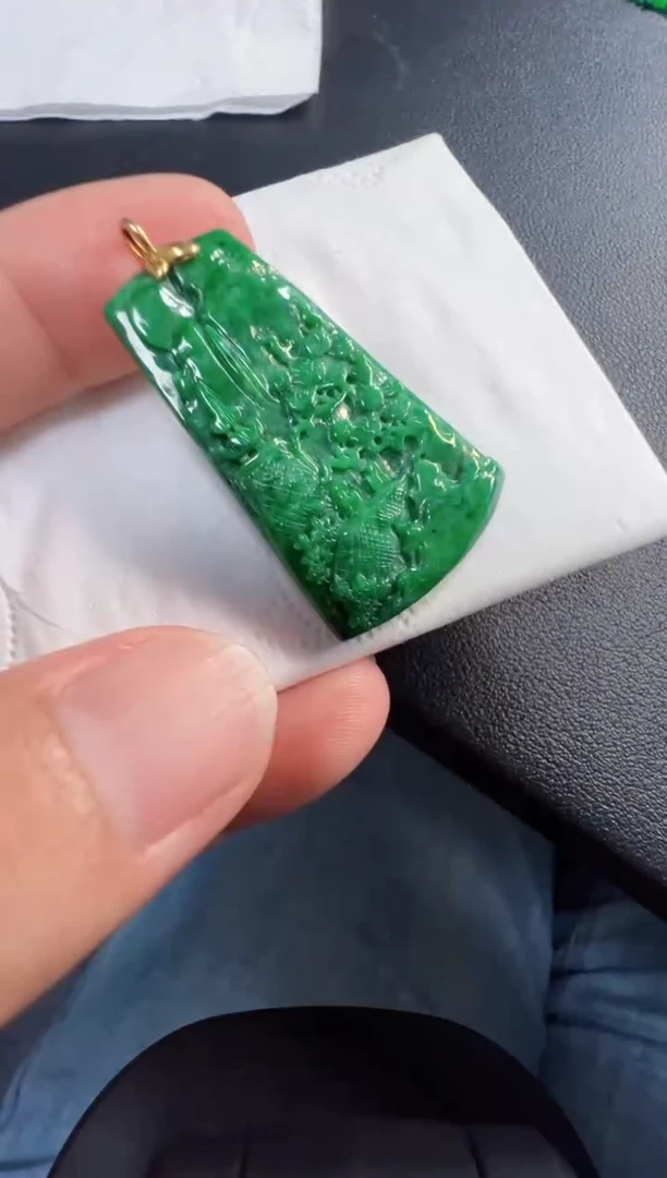 吊坠(不含链)18K金镶嵌翡翠680