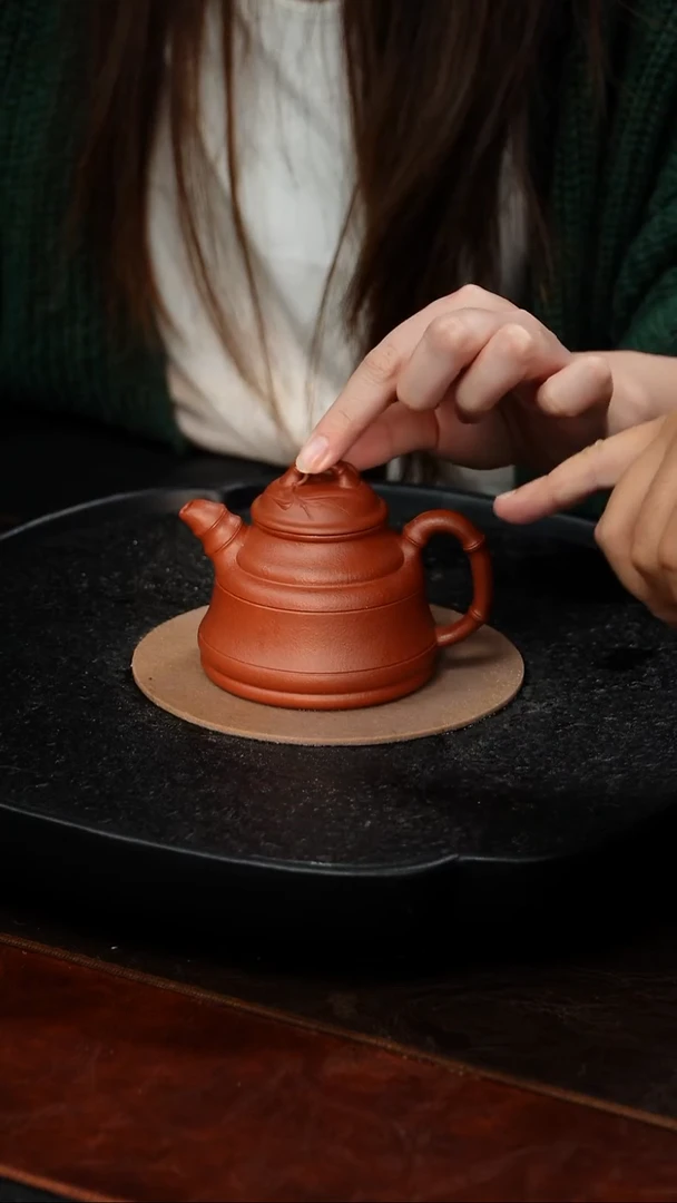 茶壶紫砂成进窑 竹鼎102红降坡 180毫升