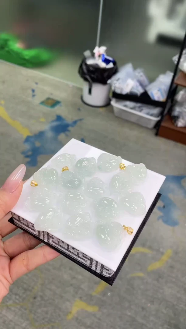 翡翠银S925镶嵌吊坠(不含链)佛公 多样性发货发一件