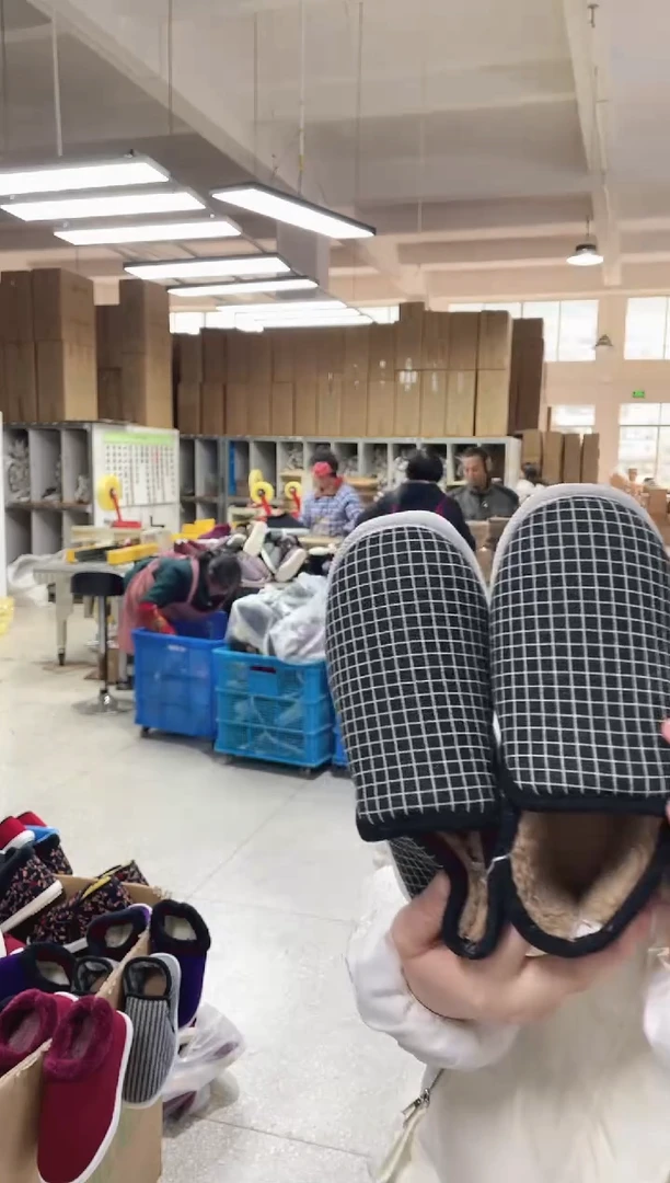 3-15黑格子棉鞋37码