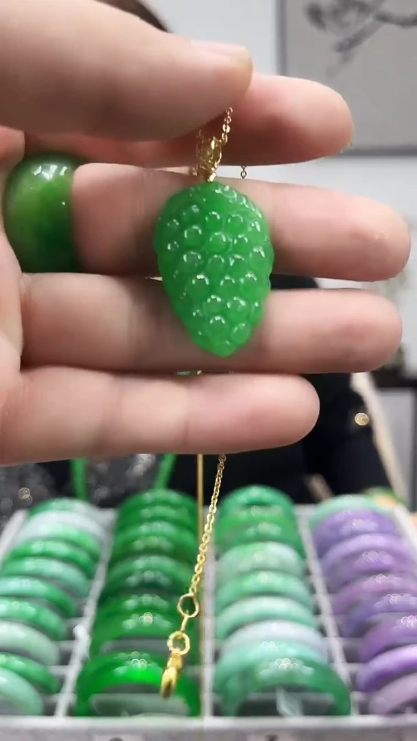 【闪购商品】翡翠颈饰未镶嵌s4      正阳绿葡萄吊坠