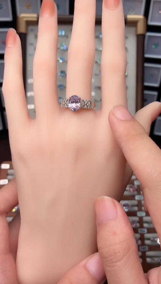 银S925镶嵌戒指绿柱石（摩根石）00