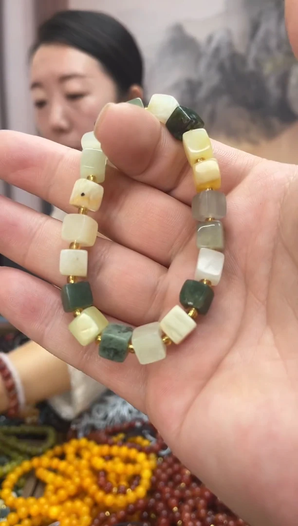 未镶嵌岫玉吊坠·