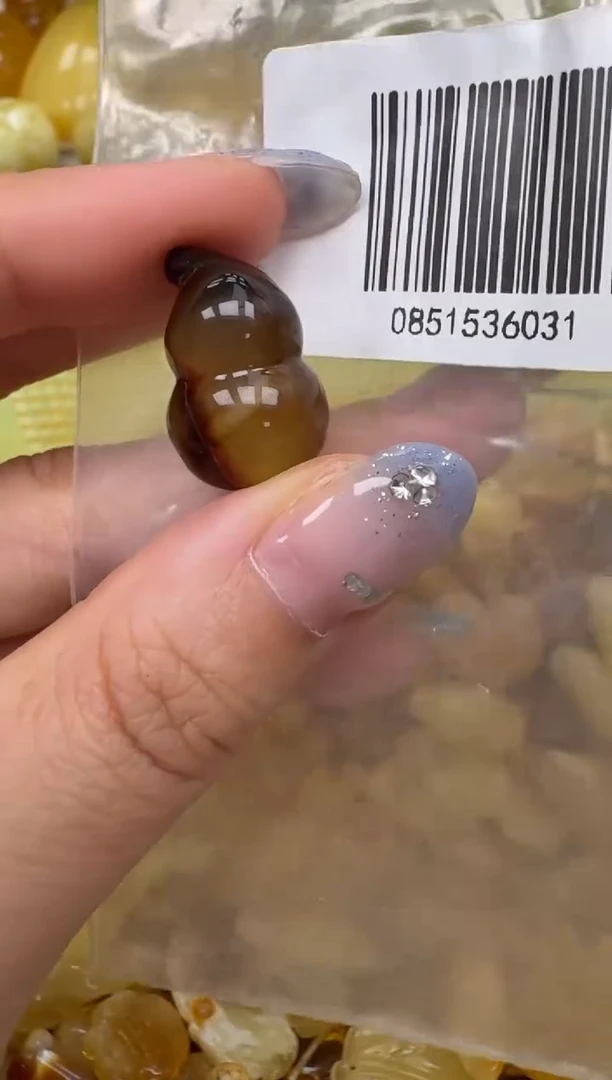 裸石琥珀未镶嵌如图