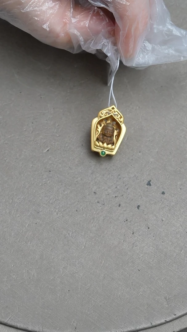 【闪购商品】沉香吊坠沉水芽庄沉香白奇楠雕刻挂件【宝宝佛】