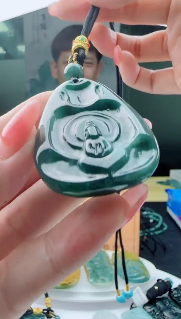 【闪购商品】翡翠颈饰未镶嵌多样性随机一件发货