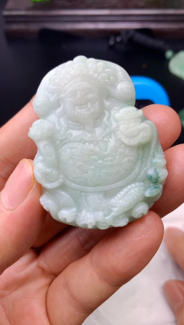 颈饰未镶嵌翡翠龙阿财