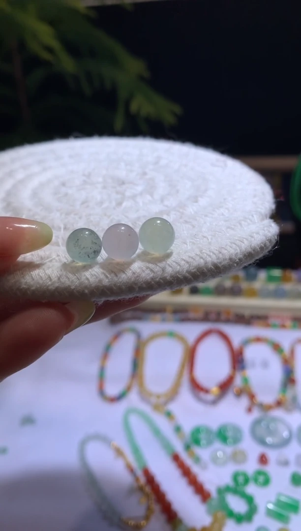 【闪购商品】定制翡翠未镶嵌8.3珠子980+98