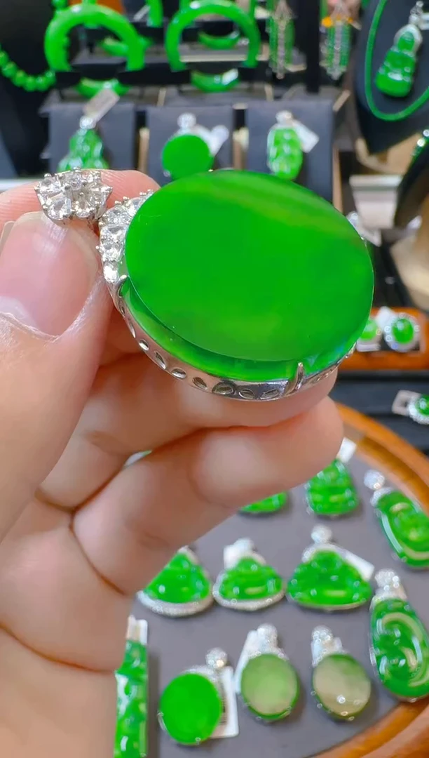 吊坠(赠链)未镶嵌翡翠天然A货翡翠