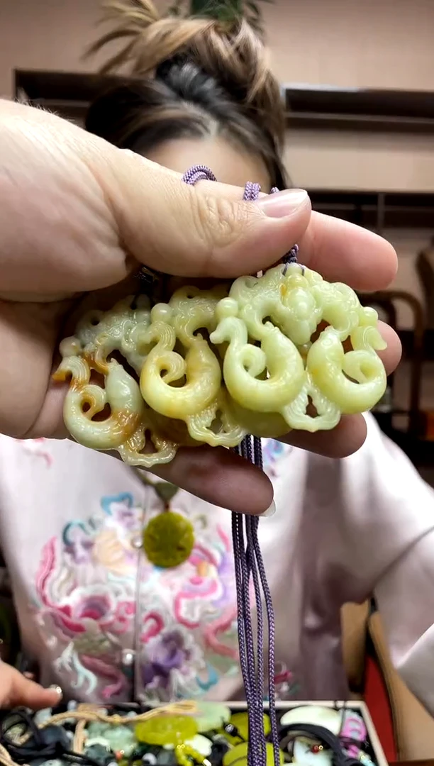 岫玉未镶嵌吊坠多样性发货其中一件