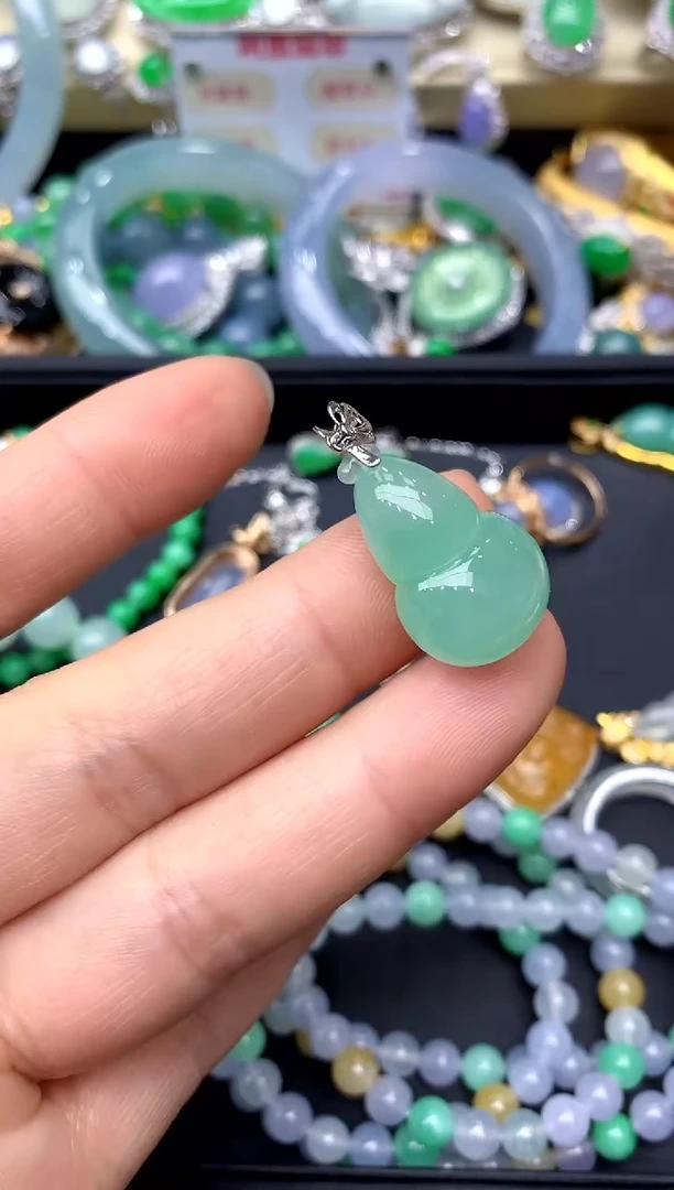 颈饰18K金镶嵌翡翠313 -中国好珍宝1