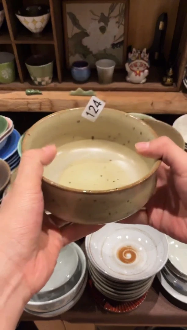 瓷片V****韩124黄色手工钵碗1个
