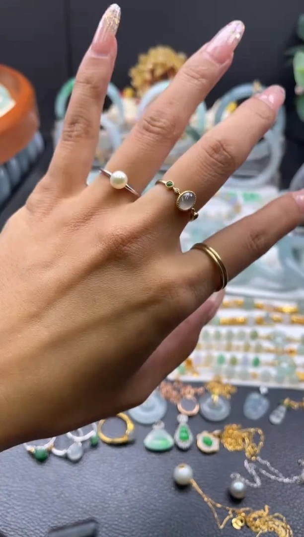 足金镶嵌手链翡翠?****点戒指
