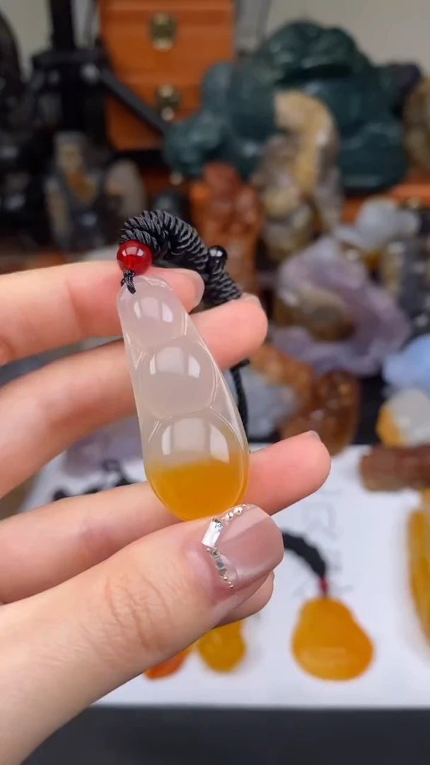 玛瑙/玉髓颈饰未镶嵌AA