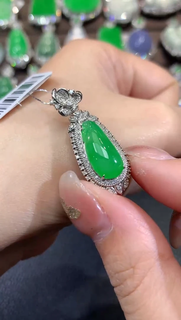 吊坠(不含链)18K金镶嵌翡翠C77