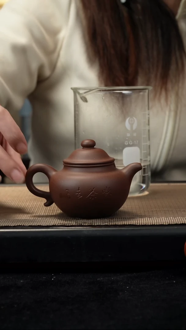 紫砂茶盏紫泥刻绘莲子160CC
