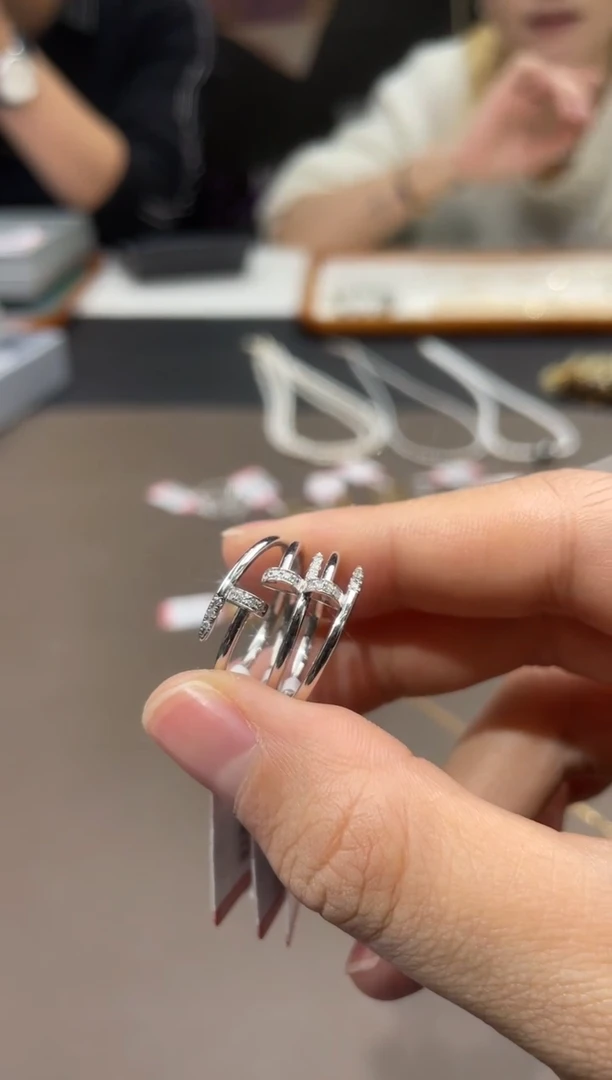 【闪购商品】钻石戒指18K金镶嵌TA0224-1186-609/多样性发