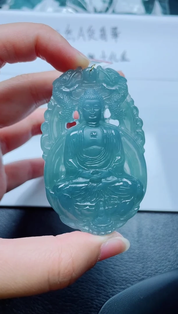 翡翠未镶嵌颈饰