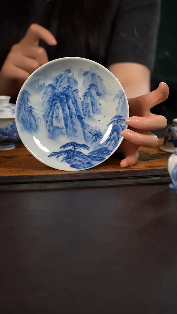 聚澜堂国画山水壶承