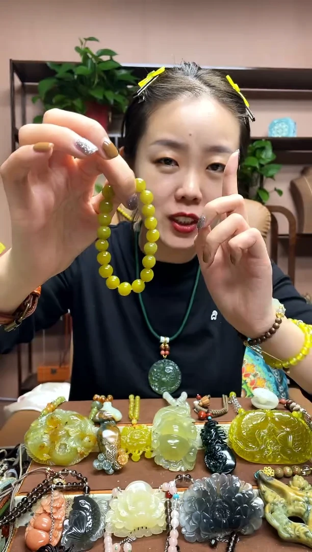 未镶嵌岫玉吊坠多样性发货发其中之一