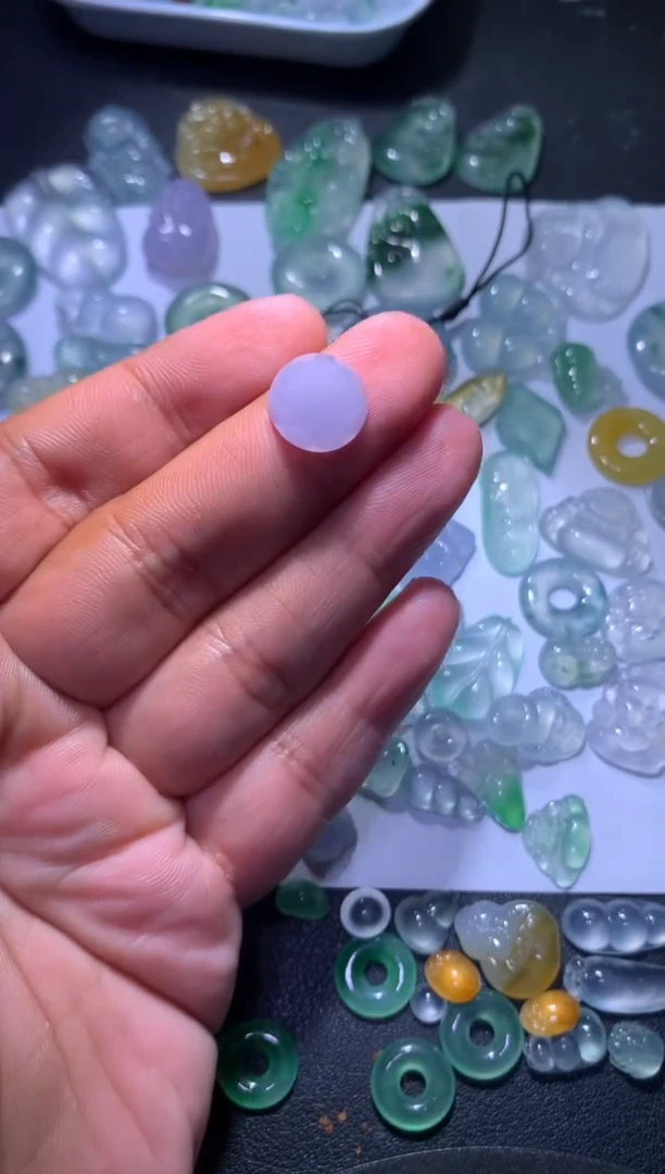 【闪购商品】翡翠颈饰未镶嵌无事牌