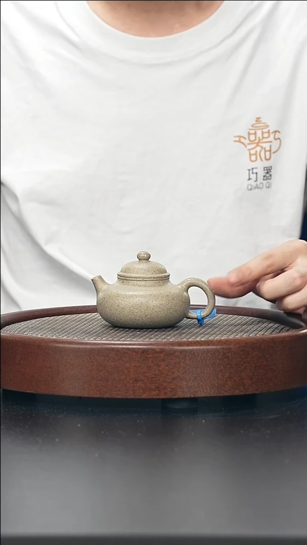 茶壶紫砂小容天-黑段-全手工微微瑕