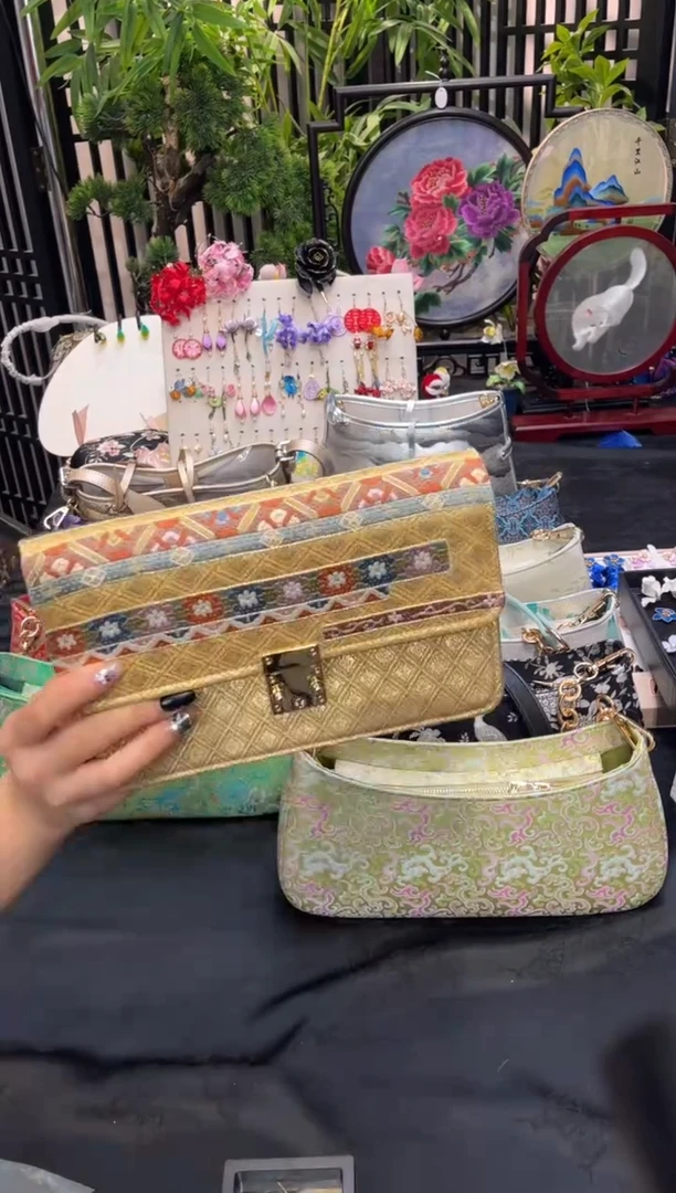 织绣爱**静非遗手工苏绣饰品