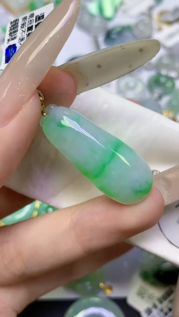 颈饰18K金镶嵌翡翠天然缅甸翡翠A货百元以上9元证书费自理