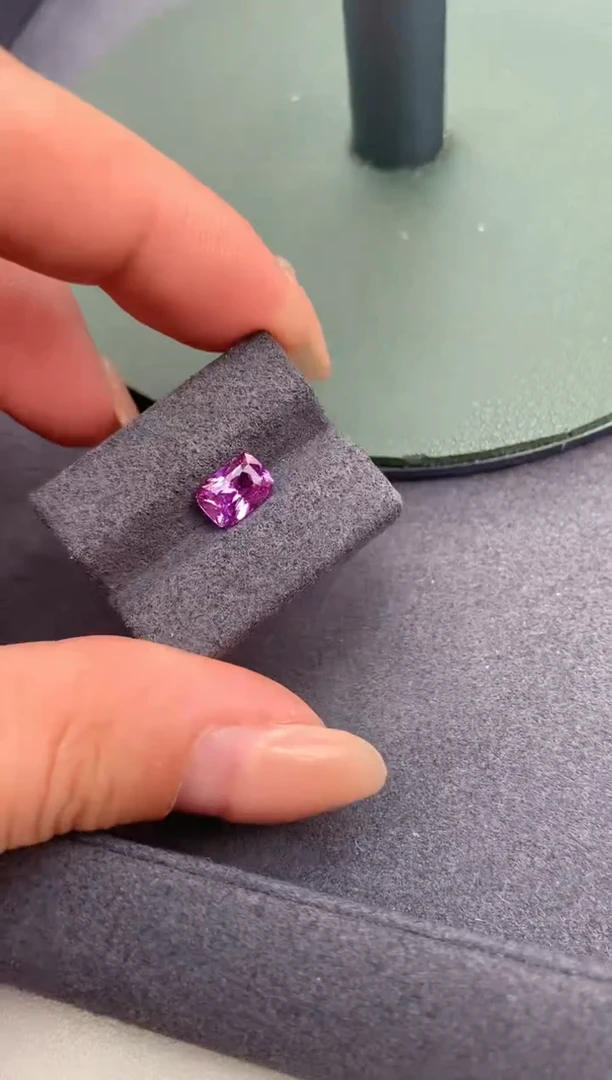 【闪购商品】彩色蓝宝石裸石未镶嵌1.5ct紫蓝宝