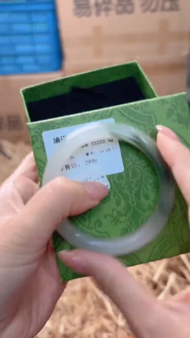 未镶嵌手镯石英质玉T-1111