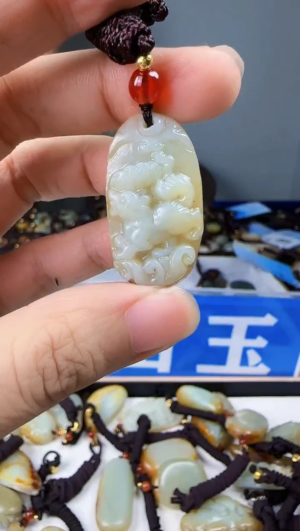 和田玉未镶嵌颈饰1