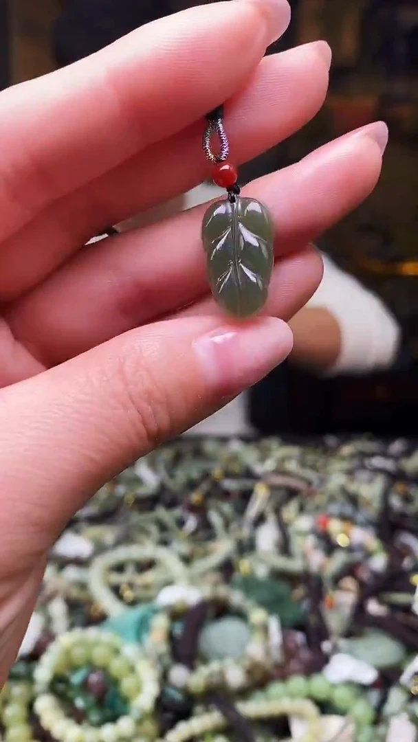 颈饰未镶嵌和田玉多样性发货，拍一发一