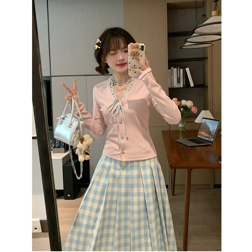 早秋新品浅粉色针织上衣可爱设计感蓝格色半身裙两件套女